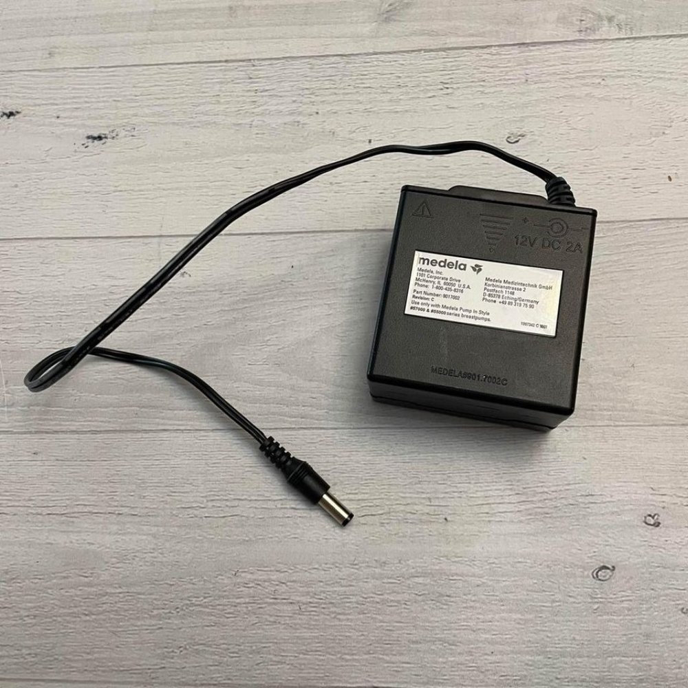 Medela Pump in Style Battery Pack, Portable Unit for 9 Volt Pump